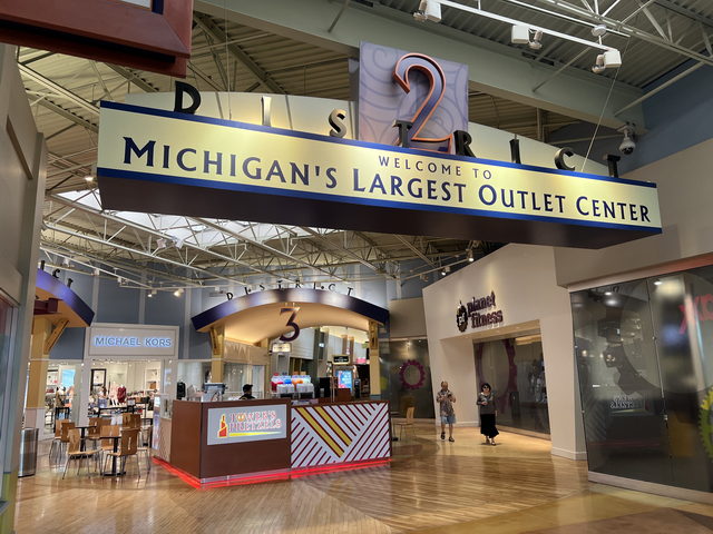 Great Lakes Crossing Outlets - Aug 7 2022 Photo (newer photo)